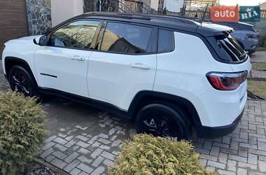 Внедорожник / Кроссовер Jeep Compass 2018 в 