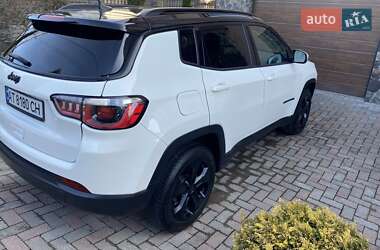 Внедорожник / Кроссовер Jeep Compass 2018 в 