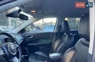 Внедорожник / Кроссовер Jeep Compass 2018 в 