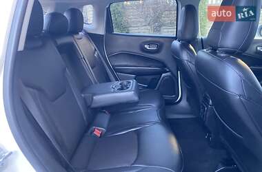 Внедорожник / Кроссовер Jeep Compass 2018 в 