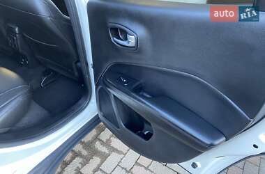 Внедорожник / Кроссовер Jeep Compass 2018 в 