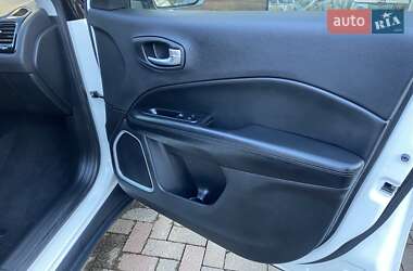 Внедорожник / Кроссовер Jeep Compass 2018 в 