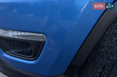 Внедорожник / Кроссовер Jeep Compass 2017 в 
