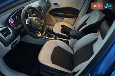 Внедорожник / Кроссовер Jeep Compass 2017 в 