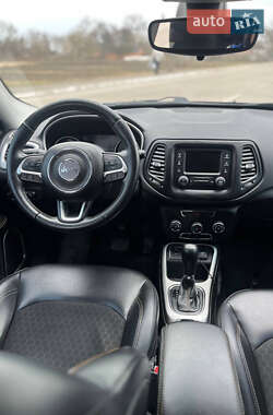 Внедорожник / Кроссовер Jeep Compass 2017 в 