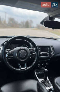 Внедорожник / Кроссовер Jeep Compass 2017 в 