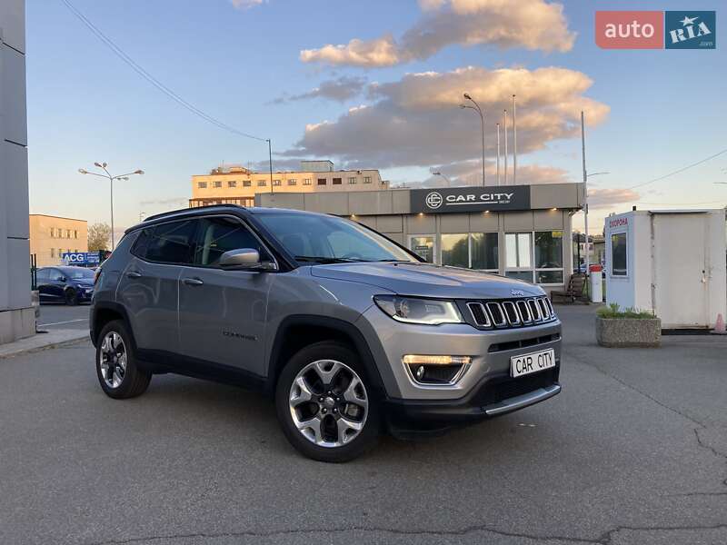 Позашляховик / Кросовер Jeep Compass 2018 в 