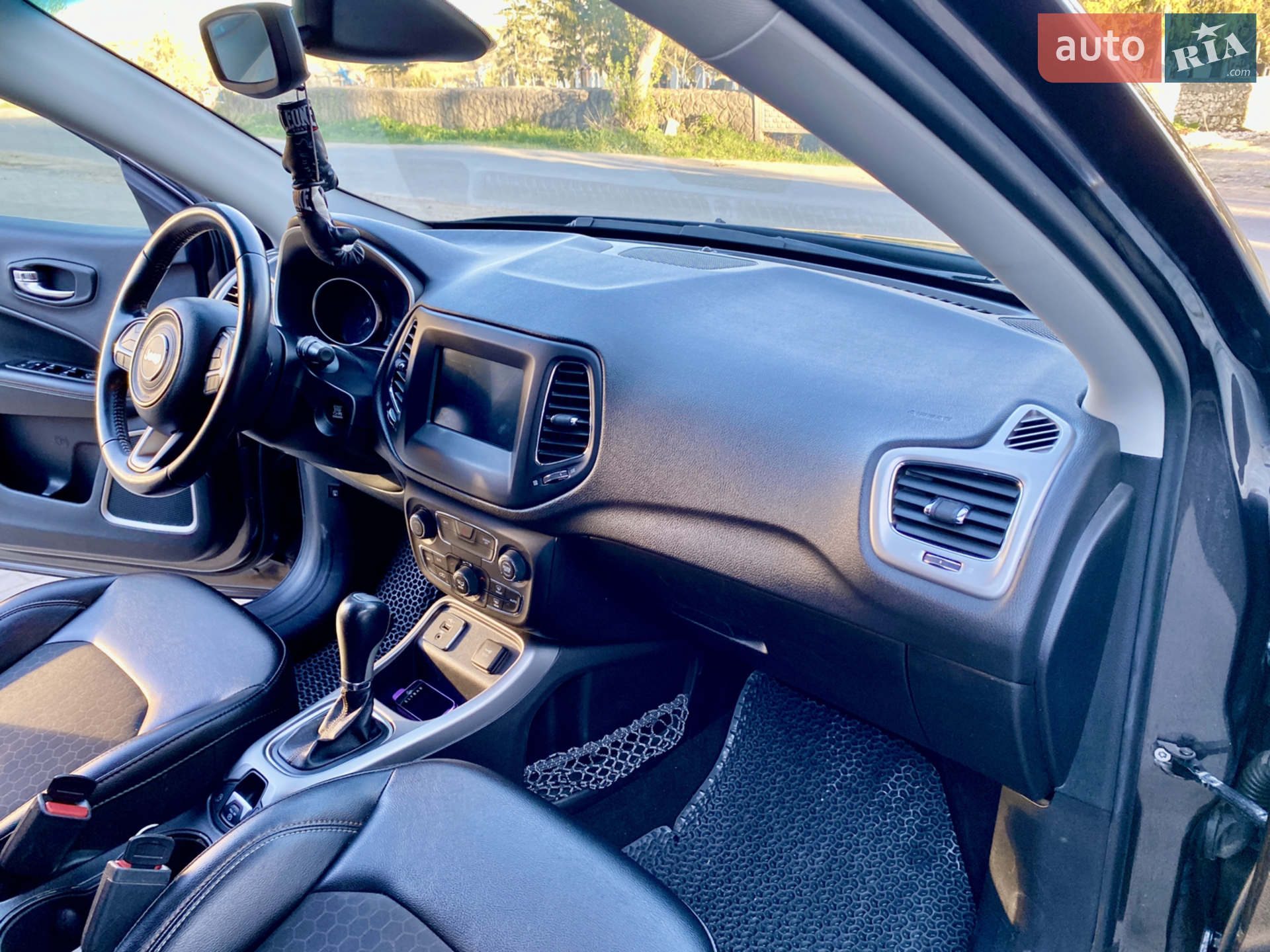2019 Jeep Compass - мініатюра 28