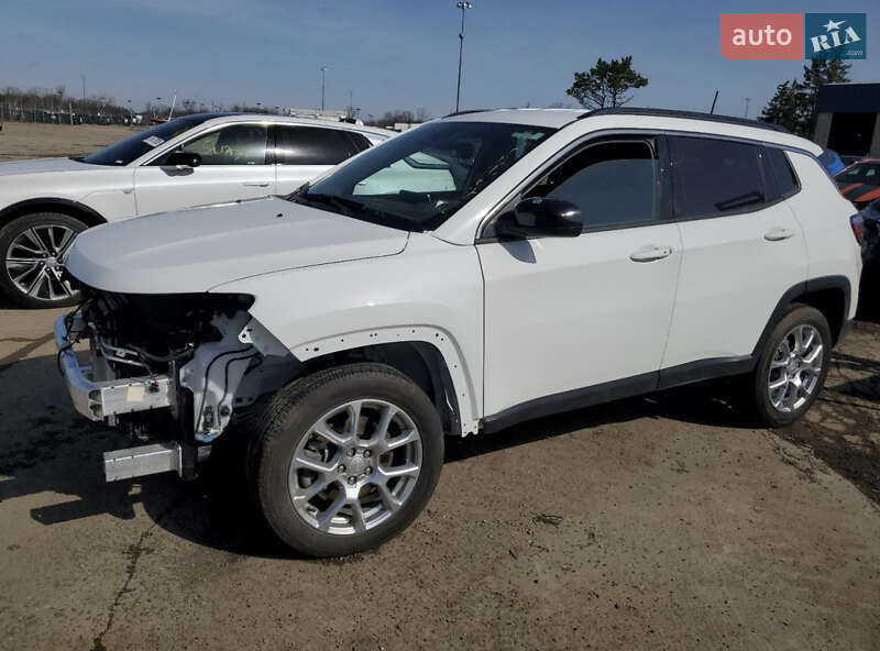 Позашляховик / Кросовер Jeep Compass 2024 в 