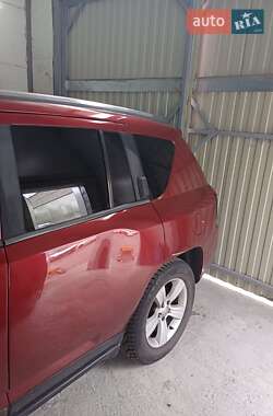 Позашляховик / Кросовер Jeep Compass 2013 в 