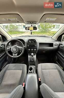 Внедорожник / Кроссовер Jeep Compass 2011 в 