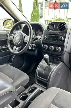 Внедорожник / Кроссовер Jeep Compass 2011 в 