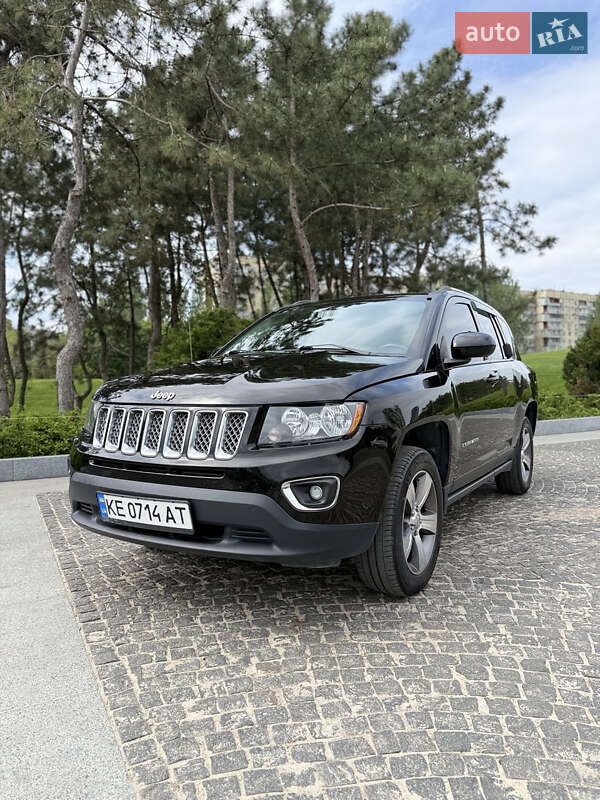 Внедорожник / Кроссовер Jeep Compass 2016 в 