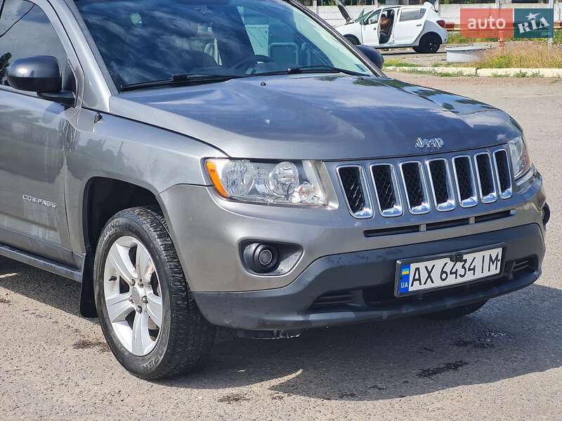 Позашляховик / Кросовер Jeep Compass 2013 в 