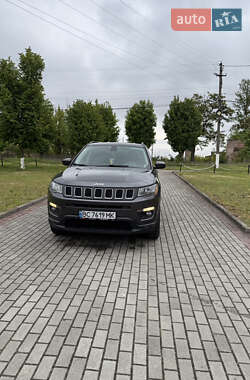 Внедорожник / Кроссовер Jeep Compass 2018 в 