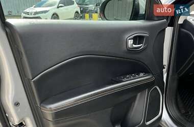 Внедорожник / Кроссовер Jeep Compass 2018 в 