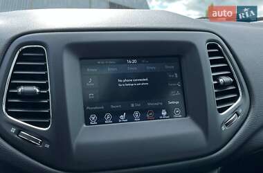 Внедорожник / Кроссовер Jeep Compass 2018 в 