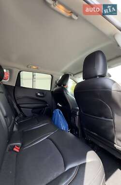 Внедорожник / Кроссовер Jeep Compass 2018 в 