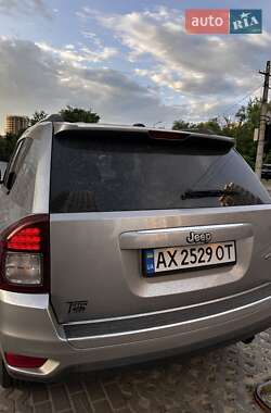 Внедорожник / Кроссовер Jeep Compass 2016 в 