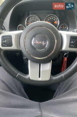 Внедорожник / Кроссовер Jeep Compass 2015 в 