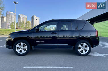 Внедорожник / Кроссовер Jeep Compass 2014 в 