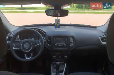 Внедорожник / Кроссовер Jeep Compass 2017 в 