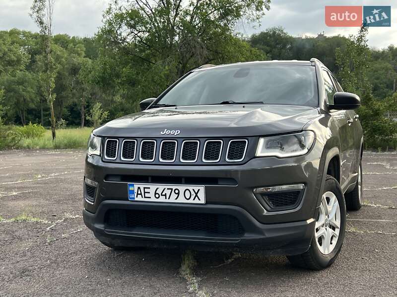 Внедорожник / Кроссовер Jeep Compass 2017 в Каменском