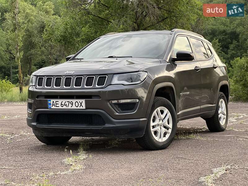 Внедорожник / Кроссовер Jeep Compass 2017 в Каменском