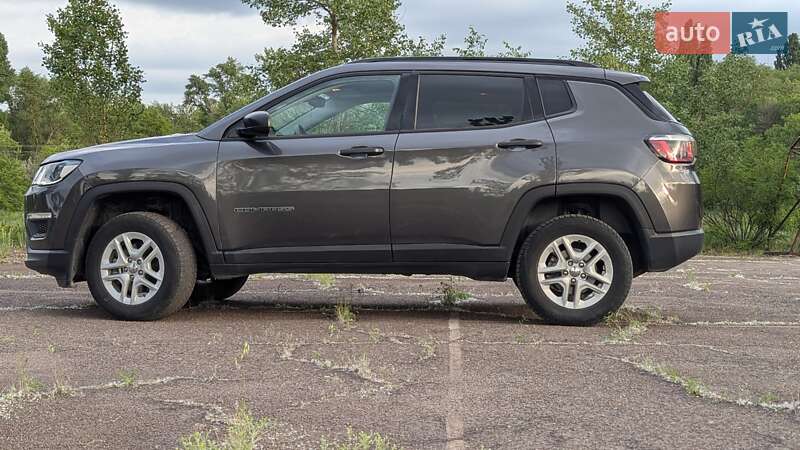 Внедорожник / Кроссовер Jeep Compass 2017 в Каменском
