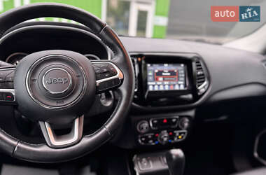 Позашляховик / Кросовер Jeep Compass 2018 в 