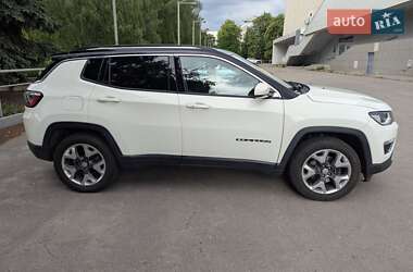 Внедорожник / Кроссовер Jeep Compass 2019 в 