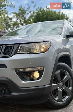 Внедорожник / Кроссовер Jeep Compass 2018 в 