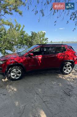 Внедорожник / Кроссовер Jeep Compass 2018 в 