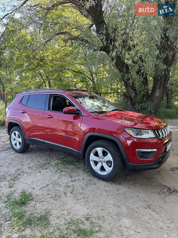 Внедорожник / Кроссовер Jeep Compass 2018 в 