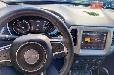 Внедорожник / Кроссовер Jeep Compass 2017 в 