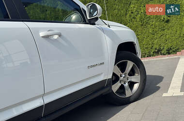 Внедорожник / Кроссовер Jeep Compass 2015 в 