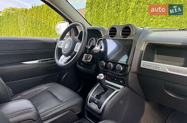 Внедорожник / Кроссовер Jeep Compass 2015 в 