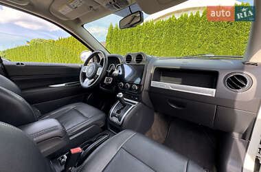 Внедорожник / Кроссовер Jeep Compass 2015 в 