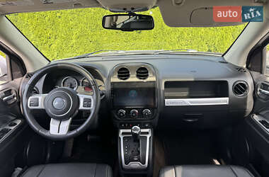 Внедорожник / Кроссовер Jeep Compass 2015 в 