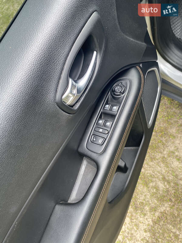 Внедорожник / Кроссовер Jeep Compass 2017 в Киеве