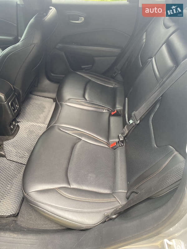 Внедорожник / Кроссовер Jeep Compass 2017 в Киеве