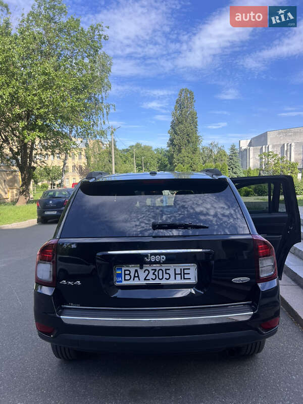 Внедорожник / Кроссовер Jeep Compass 2014 в Киеве