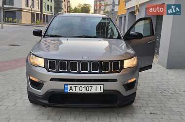 Внедорожник / Кроссовер Jeep Compass 2018 в 
