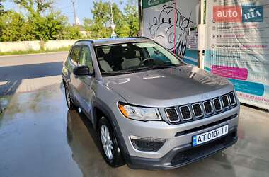 Внедорожник / Кроссовер Jeep Compass 2018 в 