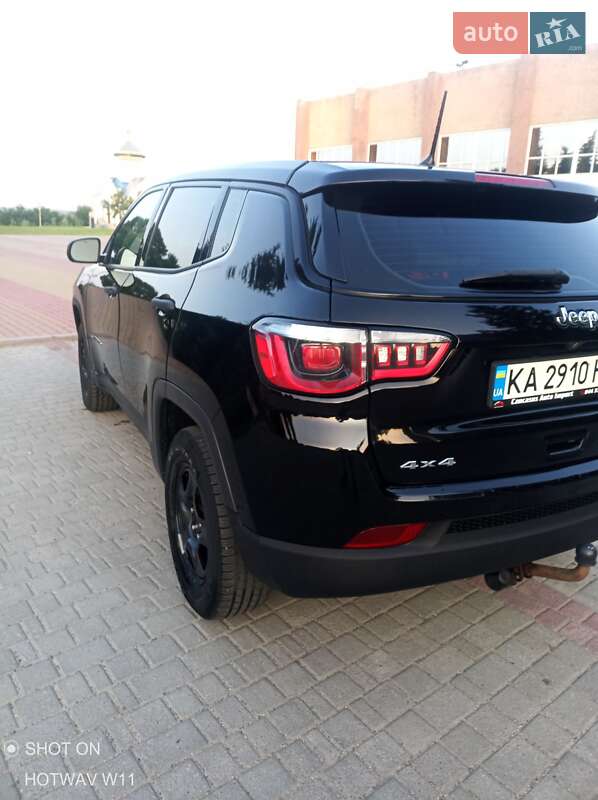 Внедорожник / Кроссовер Jeep Compass 2017 в Киеве