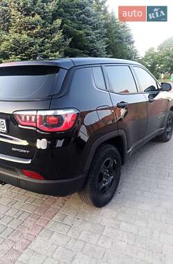 Внедорожник / Кроссовер Jeep Compass 2017 в 