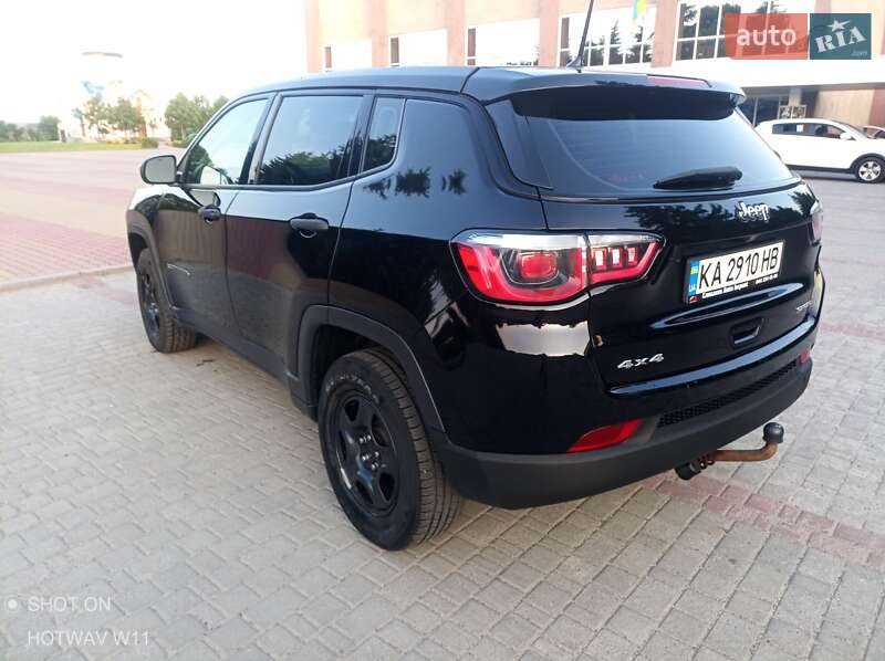 Внедорожник / Кроссовер Jeep Compass 2017 в Киеве