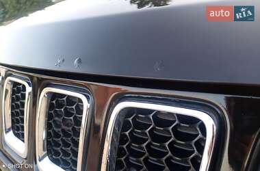 Внедорожник / Кроссовер Jeep Compass 2017 в 