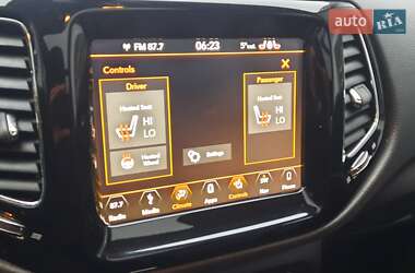 Внедорожник / Кроссовер Jeep Compass 2018 в 