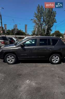 Позашляховик / Кросовер Jeep Compass 2014 в 